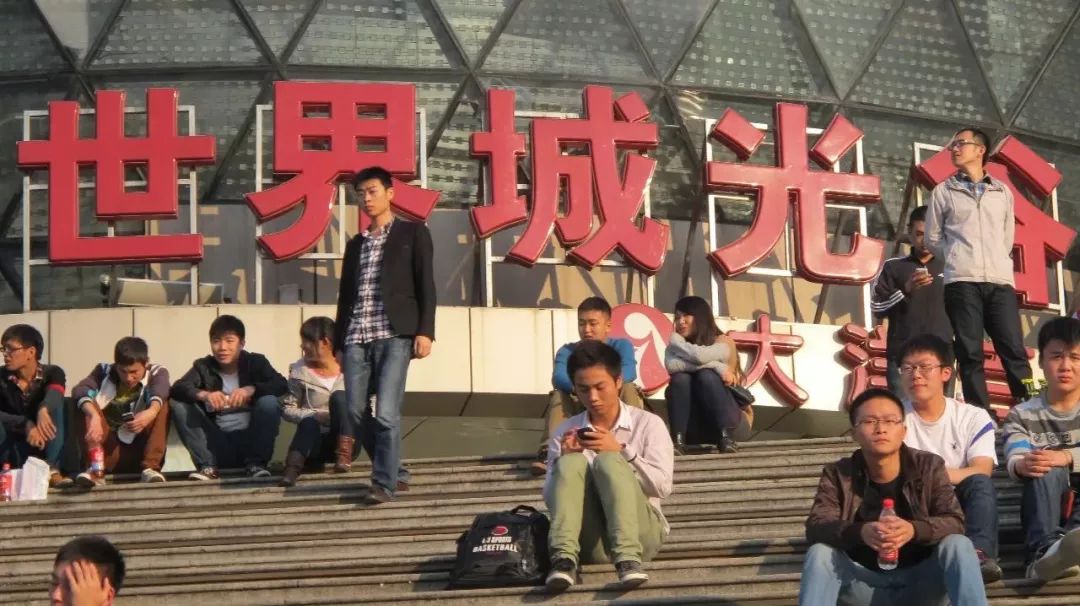真实记录：中国3个阶层“后浪”的10年人生轨迹
