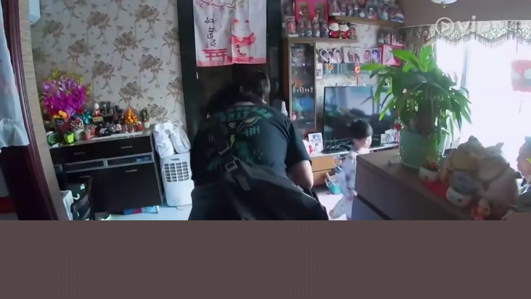 40歲香港男演員送外賣：說好的上天眷顧有準備的人呢？