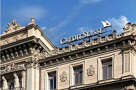 瑞信，或向重要员工发放奖金，以挽留人才、确保顺利完成合并